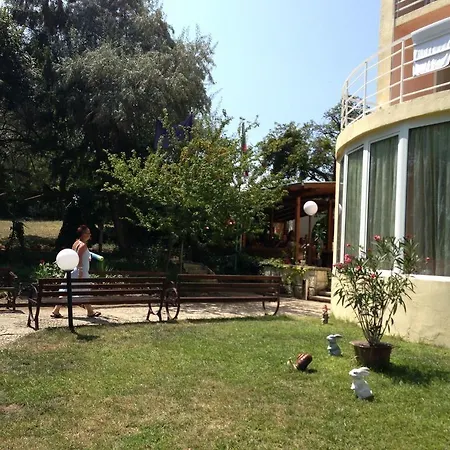 Vezhen - Free Parking 3*