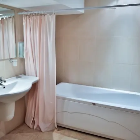 ホテル Vezhen - Free Parking