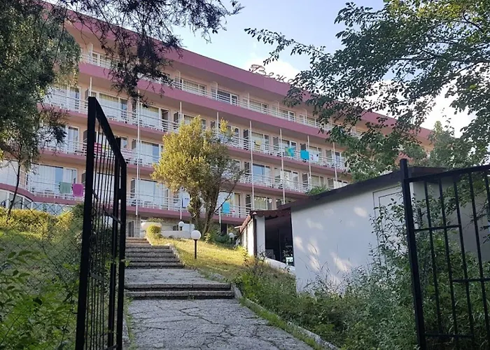 Vezhen - Free Parking 3*